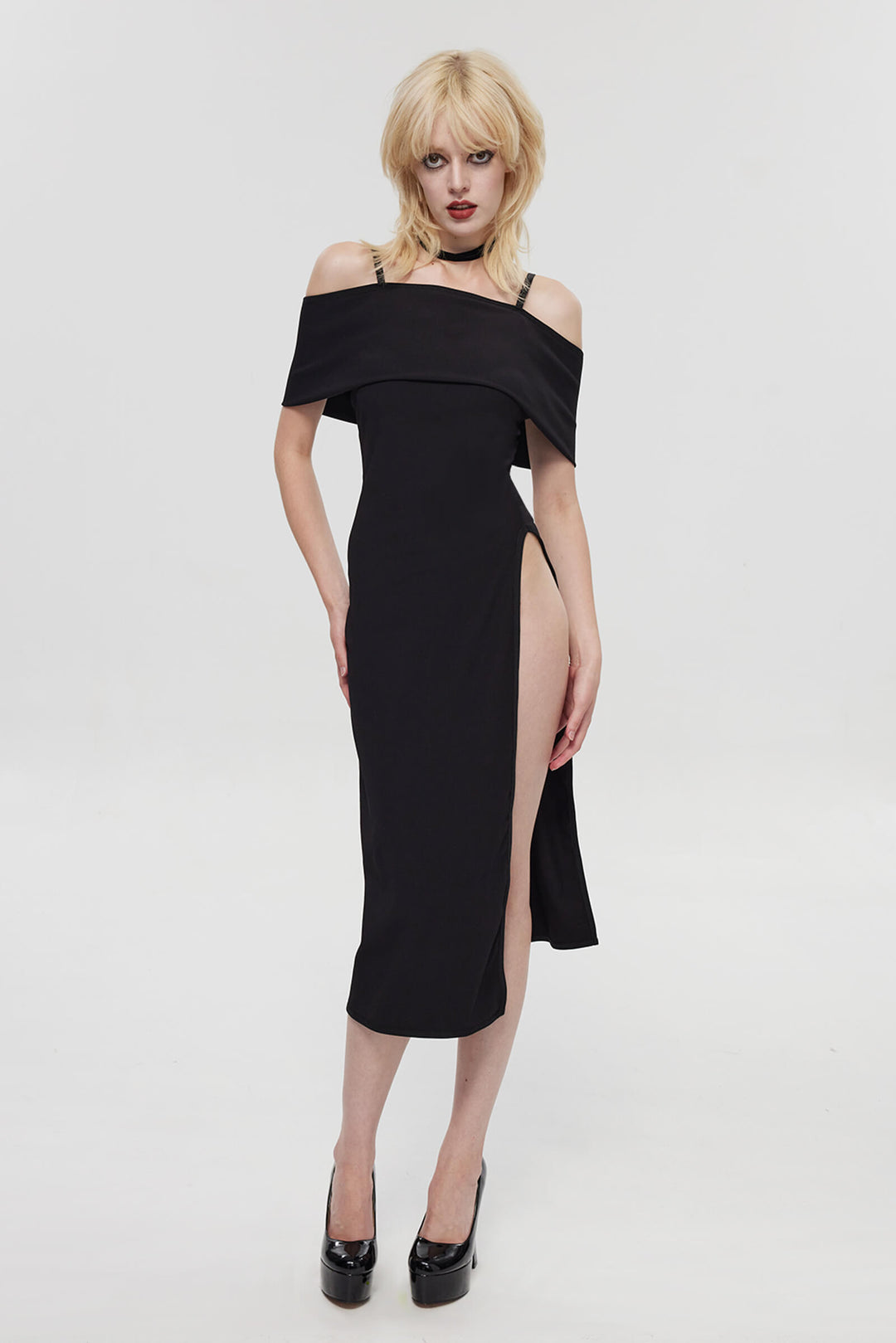GothicOffShoulderBlackDress_1