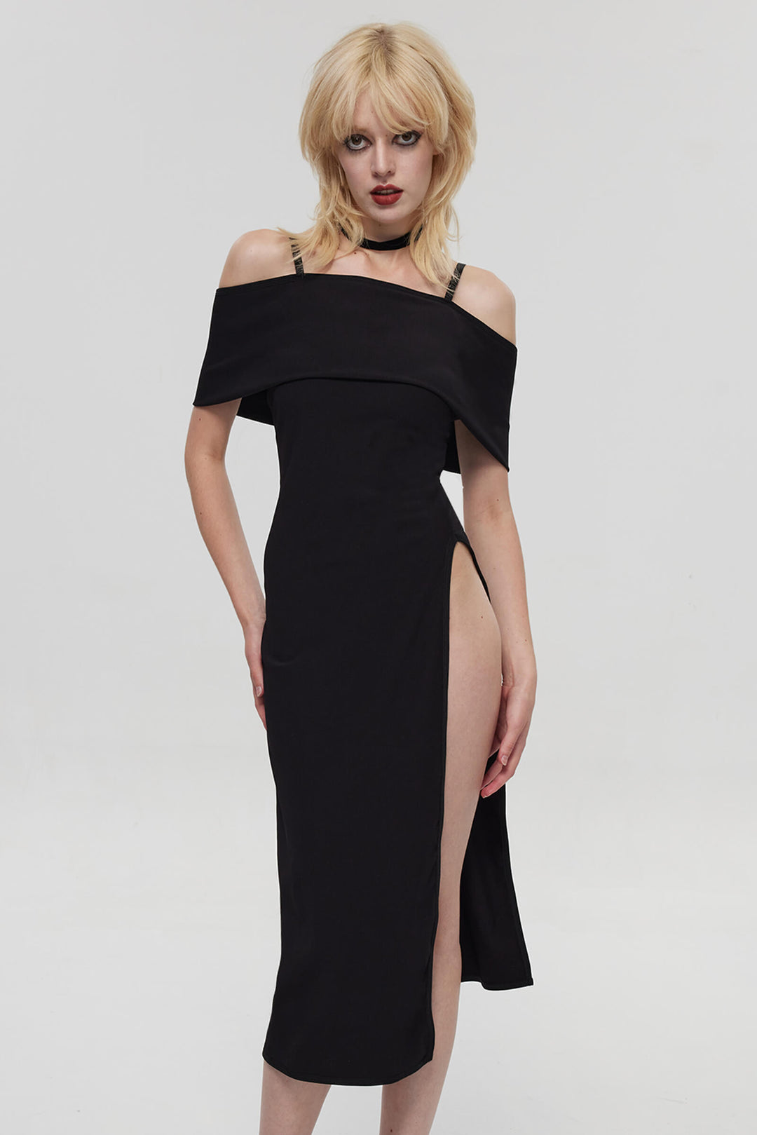 GothicOffShoulderBlackDress_2